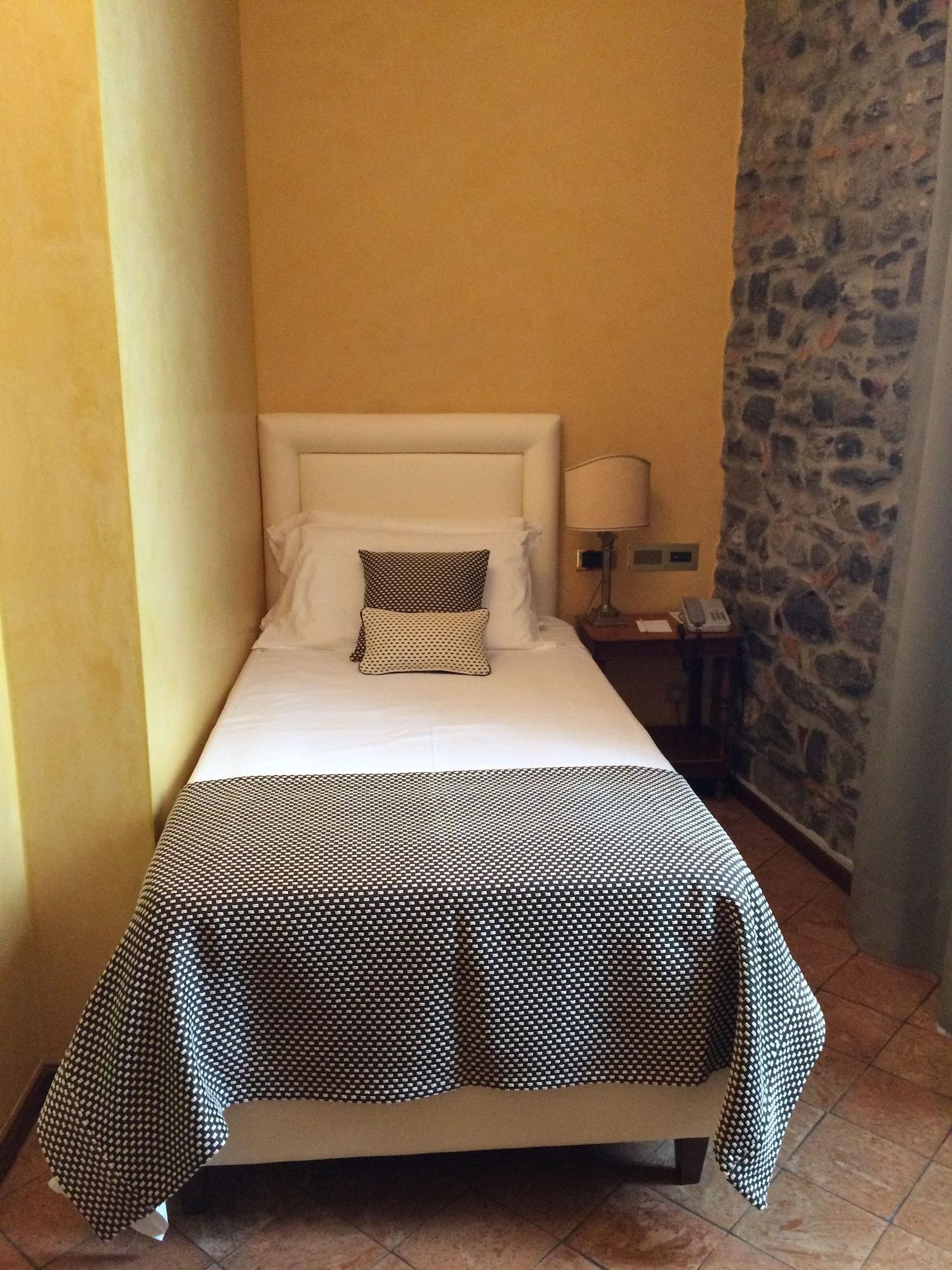 Albergo Le Due Corti Como Exterior photo