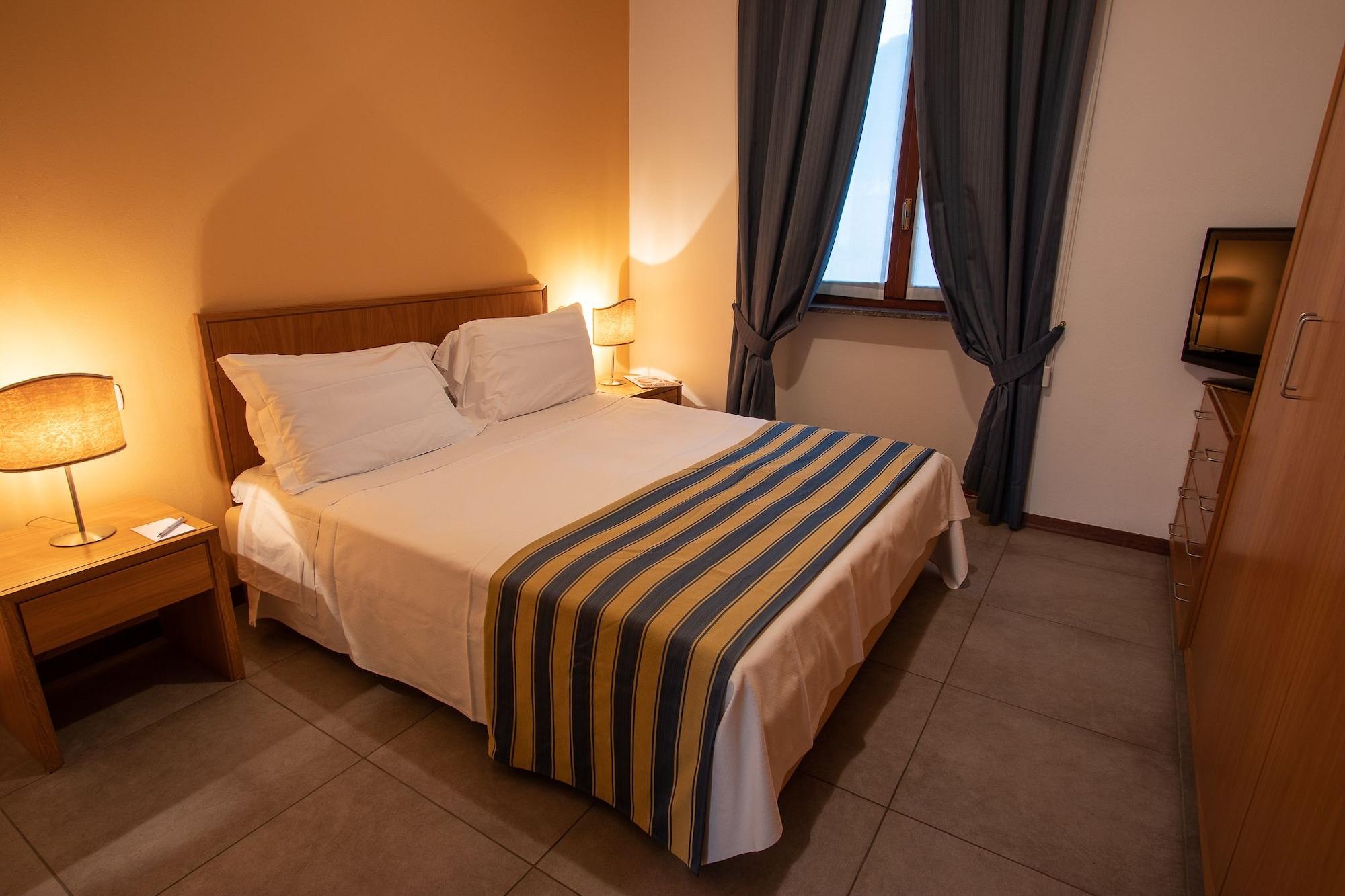 Albergo Le Due Corti Como Exterior photo