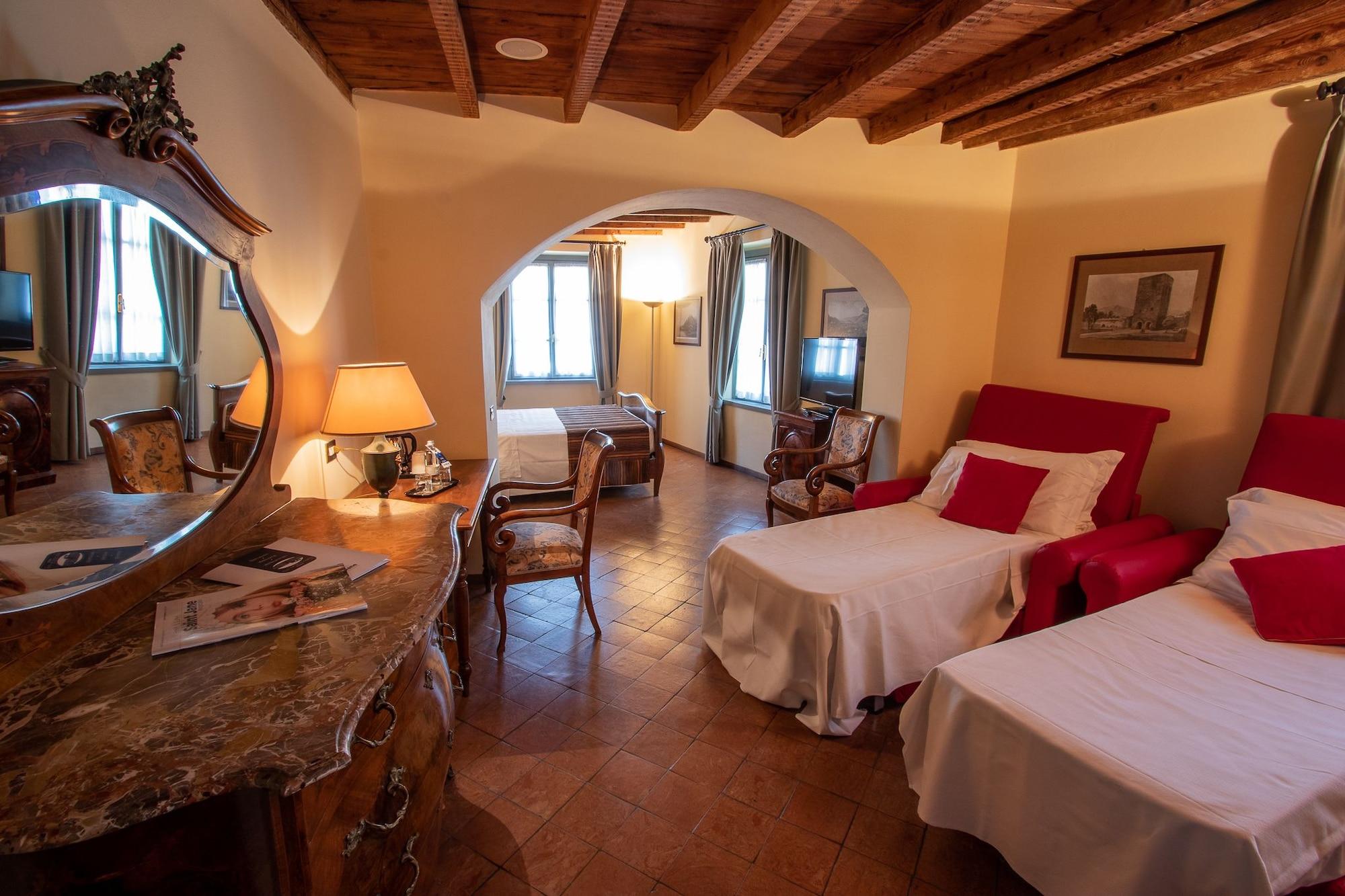 Albergo Le Due Corti Como Exterior photo