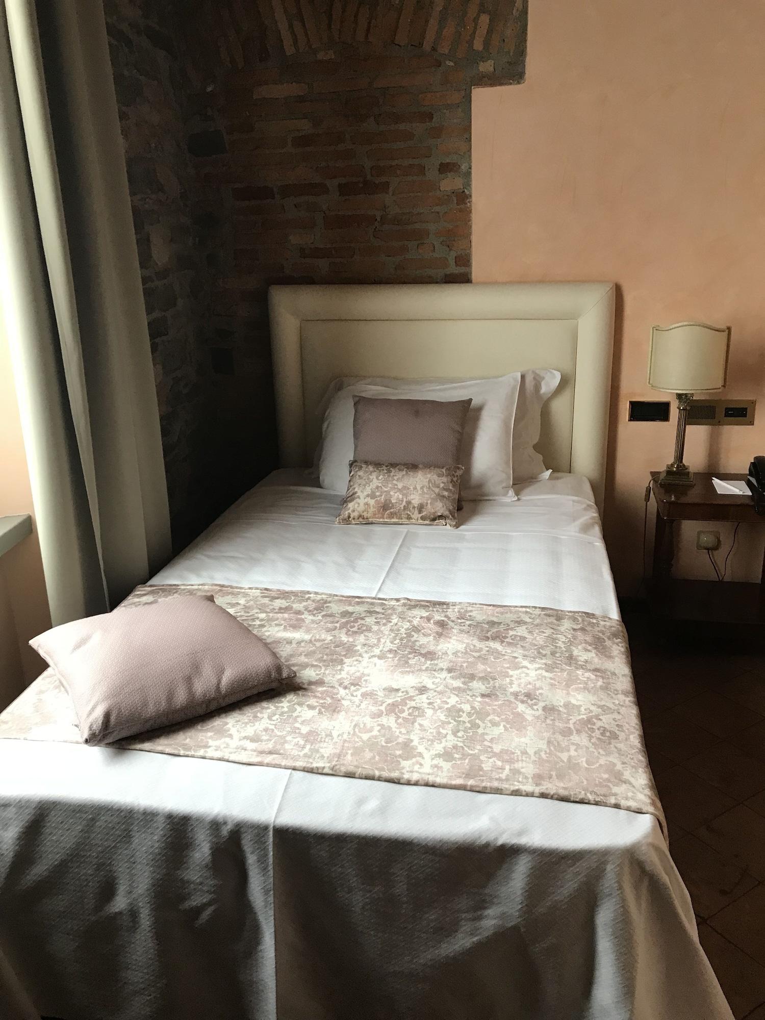 Albergo Le Due Corti Como Exterior photo