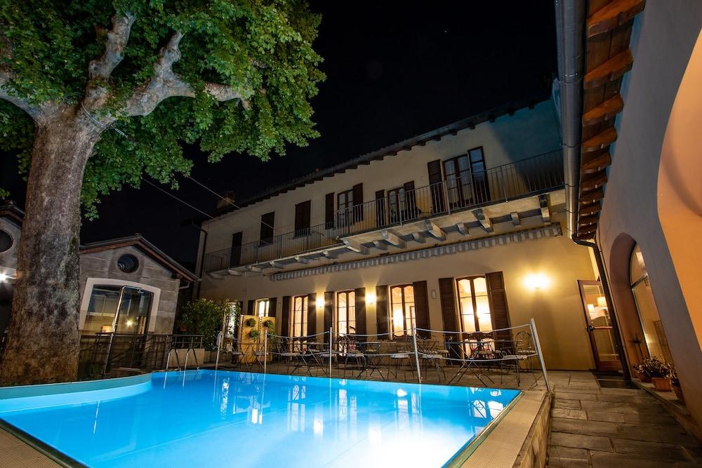 Albergo Le Due Corti Como Exterior photo