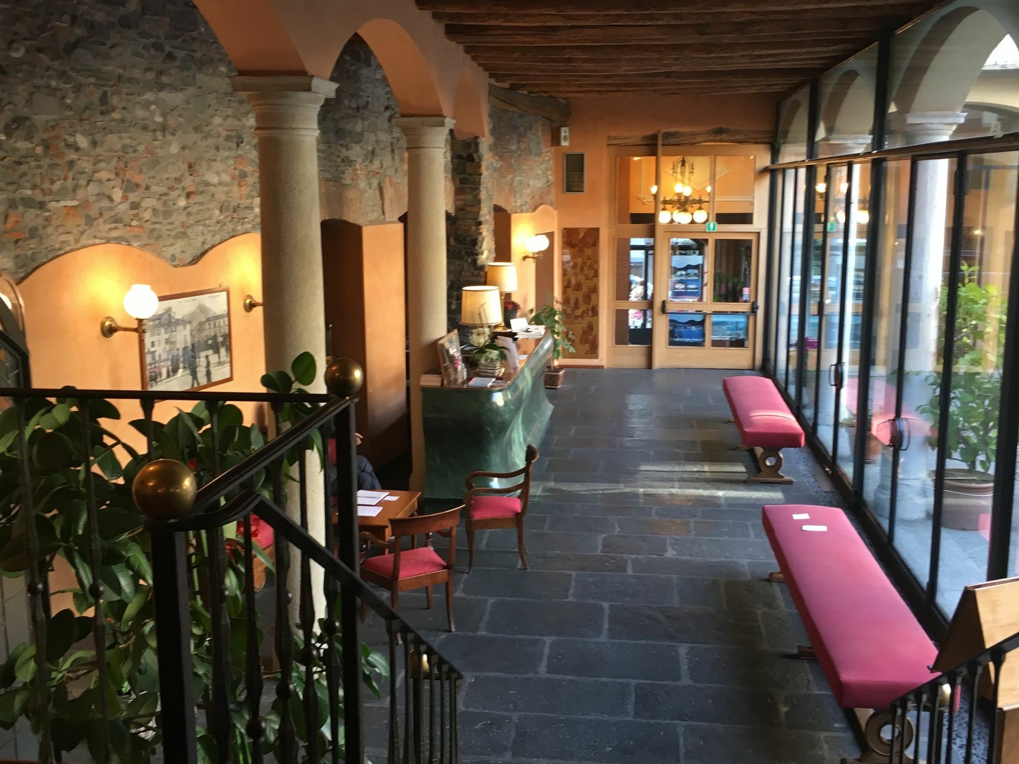 Albergo Le Due Corti Como Exterior photo