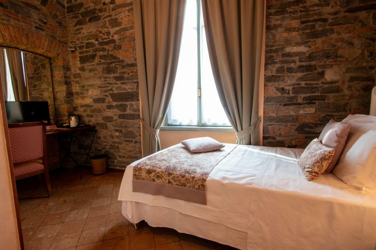 Albergo Le Due Corti Como Exterior photo