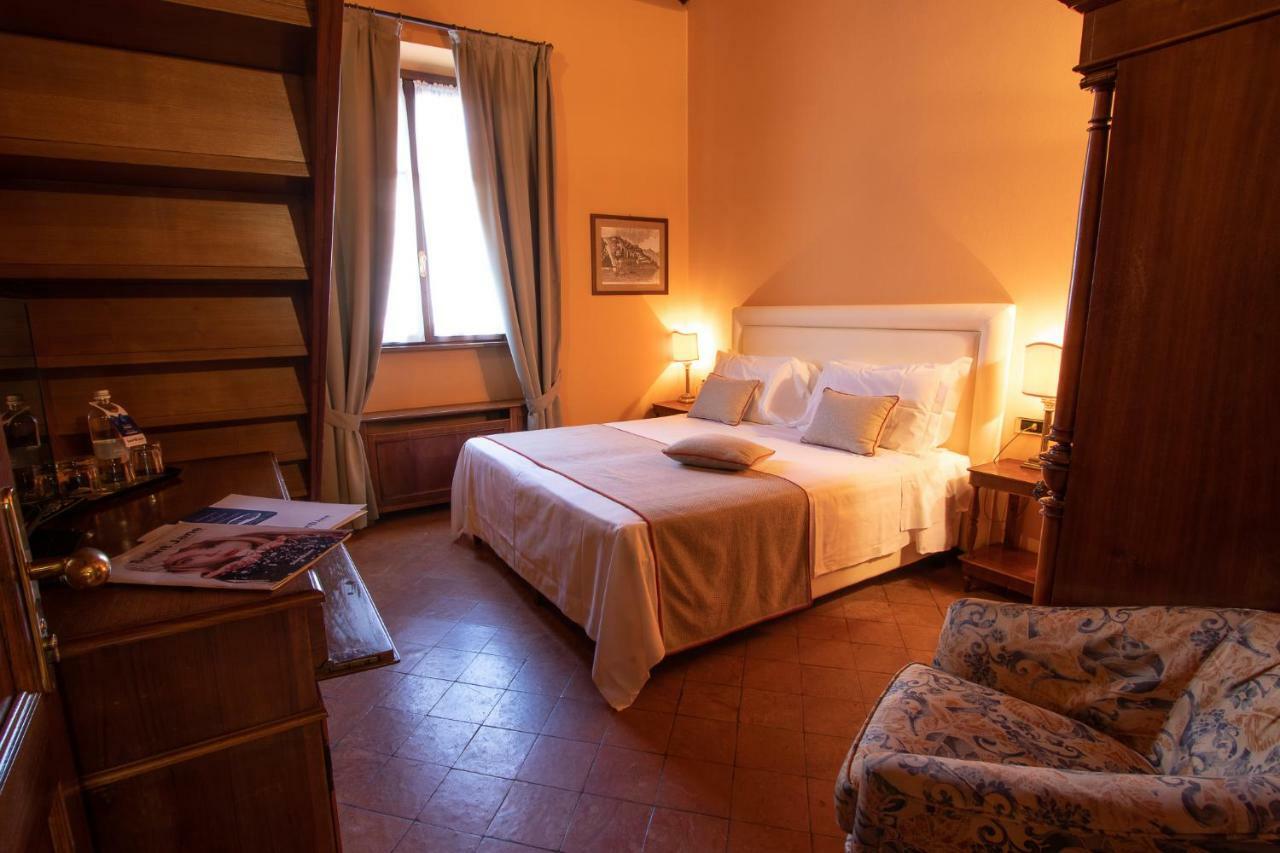 Albergo Le Due Corti Como Exterior photo