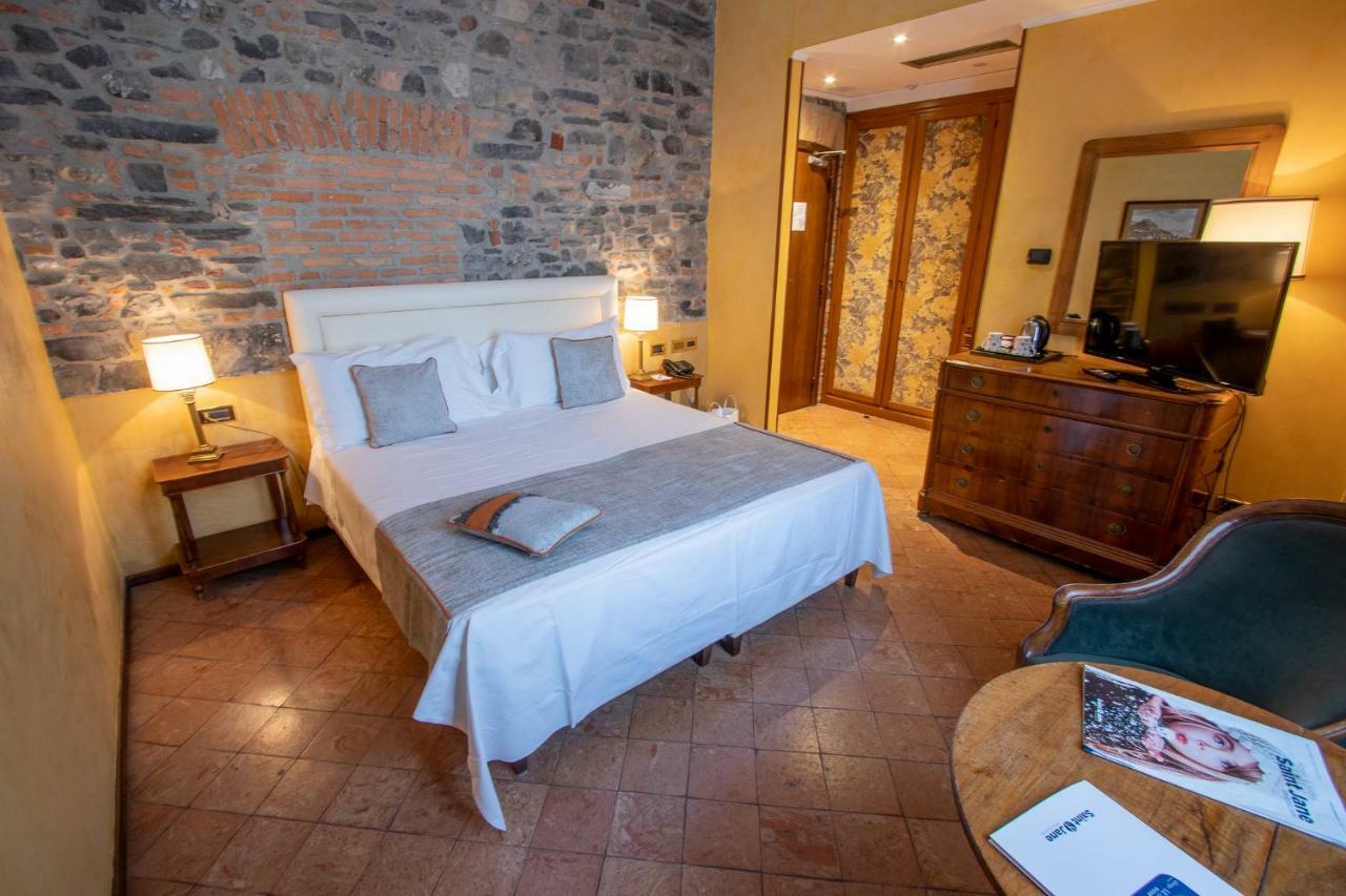 Albergo Le Due Corti Como Exterior photo