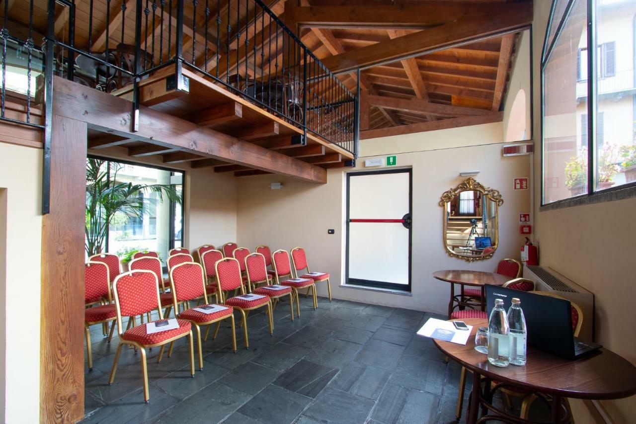 Albergo Le Due Corti Como Exterior photo